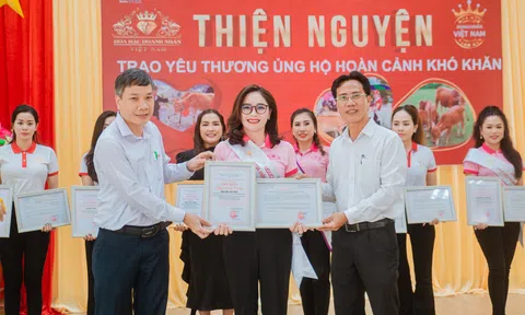 “Người đẹp có nụ cười đẹp” HHDNVN 2022 – Nguyễn Thị Tình trao bò giống mang niềm vui đến bà con huyện Hòa Vang
