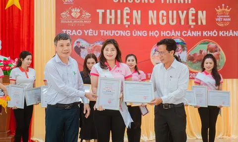 “Người đẹp nhân ái” HHDNVN 2022 - Bùi Thị Liến tặng bò giống giúp bà con huyện Hòa Vang kế sinh nhai