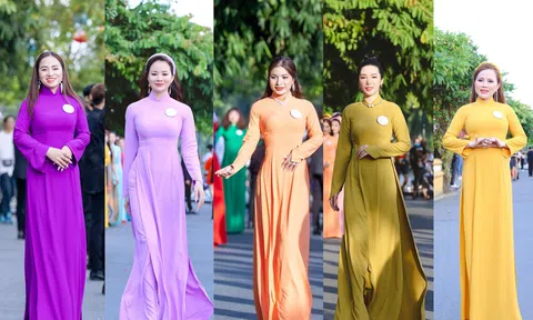 Thiết kế áo dài của NTK Tony Phạm được trình diễn tại Phố cổ Hội An