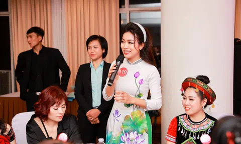 Thí sinh Đỗ Thị Quỳnh quyên góp 100 triệu đồng trong đêm thiện nguyện Hoa hậu Doanh nhân Châu Á Việt Nam 2022