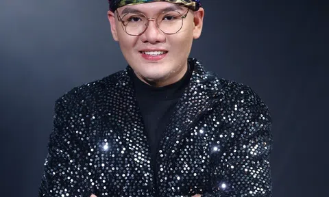 Đỗ Hoàng Phúc - Chàng ca sĩ trẻ 9x nhưng lại đam mê nhạc Disco thập niên 80 - 90