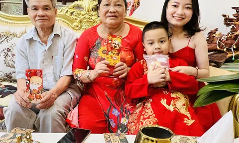 BỐ VỚI CON