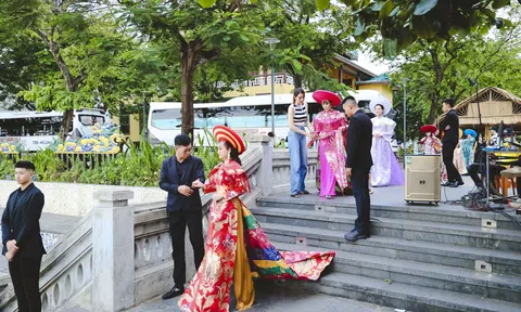 Lộ hậu trường thú vị phía sau màn trình diễn lộng lẫy của thí sinh Hoa hậu Quý bà Việt Nam Toàn cầu 2023