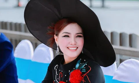 Bà trùm hoa hậu Đặng Gia Bena chọn cầu Gỗ Lim làm nơi trình diễn thời trang