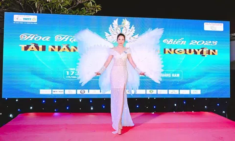 Doanh nhân Dương Ngữ Tình đấu giá thành công trang phục dạ hội tại đêm thi Tài năng & Thiện nguyện