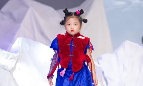 Mẫu nhí Bảo Anh – Mira tự tin thể hiện thần thái cực đỉnh mở màn BST Hòa Sắc Á Đông của NTK Thanh Hằng