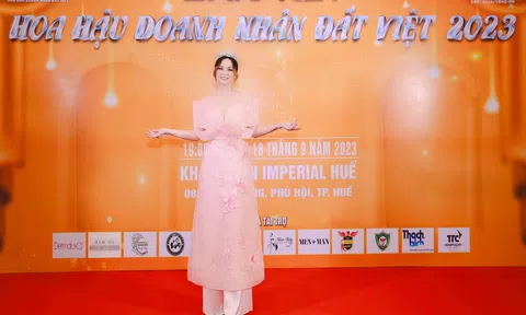 Á hoàng Dương Yến Trinh quay trở lại chấm thi nhan sắc sau 1 năm đăng quang