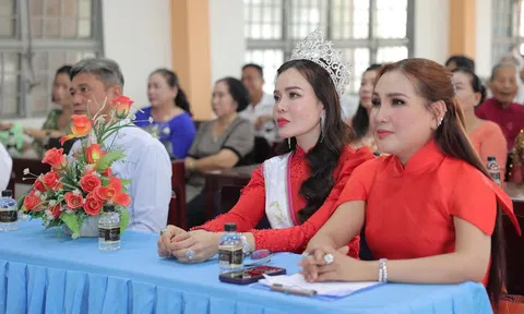 Sau đăng quang, Á hậu Trúc Linh mở tiệc cảm ơn tại quê nhà