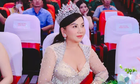 Hoa hậu Thiện nguyện Yến Phượng nổi bật trên hàng ghế giám khảo