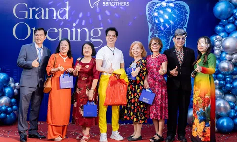 Danh ca Ngọc Sơn, MC Thanh Bạch tham dự khai trương Nha khoa Quốc tế 5BROTHERS