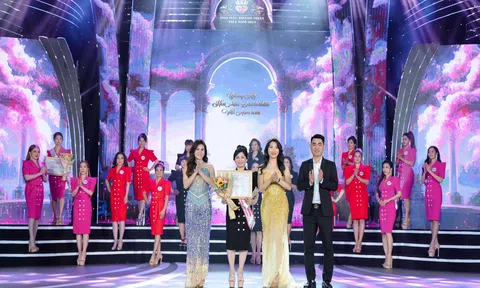 Hoa hậu Doanh nhân Việt Nam 2024 thí sinh Phạm Thị Thu Hà xuất sắc dành được giải thưởng người đẹp truyền thông