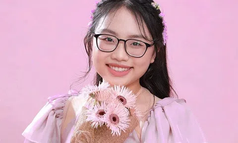 PHƯƠNG MỸ CHI: HÀNH TRÌNH TRƯỞNG THÀNH TỪ “CÔ BÉ DÂN CA” ĐẾN NGHỆ SĨ TRẺ ĐA SẮC MÀU