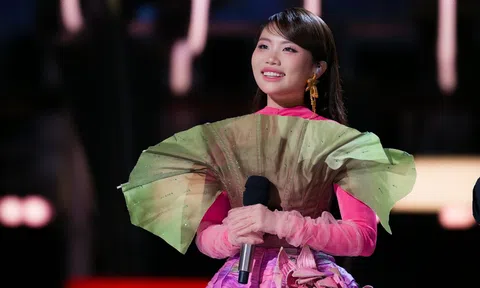 Phương Mỹ Chi chiến thắng thuyết phục tại tứ kết "Sing! Asia"