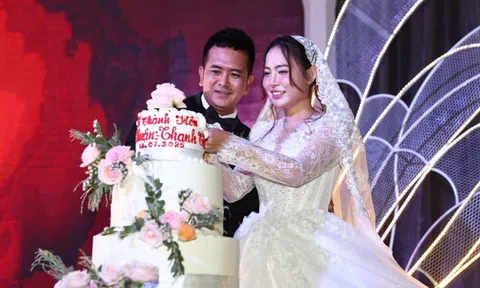 Hùng Thuận: “Cuộc đời tôi sang trang” trong lễ cưới với Thanh Tâm