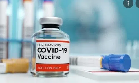 Nên hay không nên khoe những thông tin, hình ảnh của mình đã được tiêm chủng Vaccine ngừa COVID-19 lên MXH...?