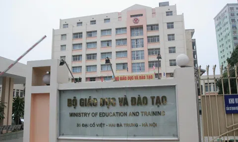 Phòng GD&ĐT Quận Hai Bà Trưng (Hà Nội): Cần làm rõ thông tin giá thiết вị trong gói thầu cao hơn giá thị trường