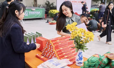 CEO Phương Dư xinh đẹp rạng rỡ làm Ban giám khảo cuộc thi "Vui gói bánh chưng - tưng bừng đón Tết" chào xuân Quý Mão 2023