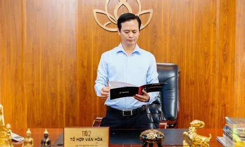 Artist Thành Gốm Việt cha đẻ của mô hình “Chợ đêm trên mây”