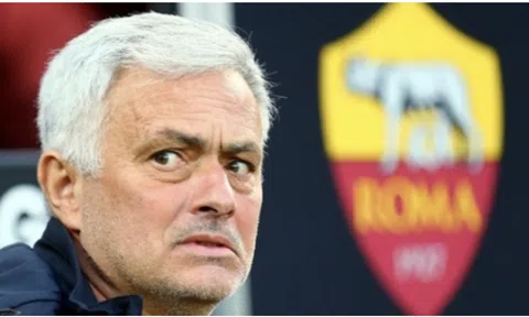 Newcastle thấp thỏm trong thời gian chờ Mourinho ký hợp đồng