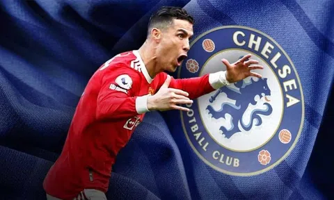 Chelsea bị chỉ trích vì không chiêu mộ Cristiano Ronaldo