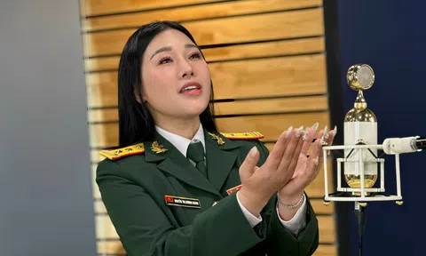 Thượng tá, NSƯT Hương Giang: Người con dâu họ Vương giành huy chương tại các kỳ hội diễn nghệ thuật chuyên nghiệp