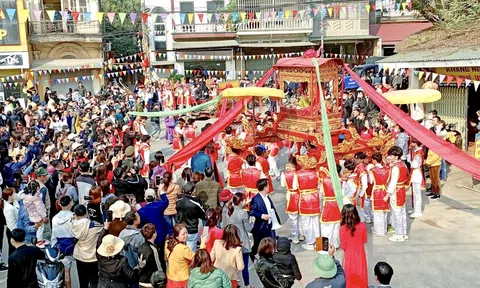 Độc đáo lễ hội làng So diễn ra tại ngôi đình đẹp nhất Xứ Đoài