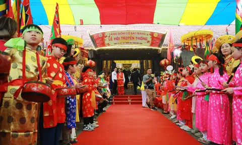Đặc sắc Lễ hội làng gốm Bát Tràng, thu hút hàng nghìn du khách tham gia