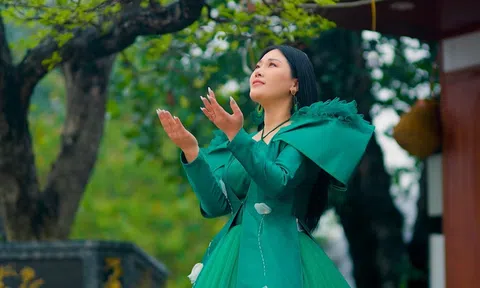 NSƯT HƯƠNG GIANG LÀM MỚI CA KHÚC CÁCH MẠNG HƯỚNG TỚI KỈ NIỆM 70 NĂM CHIẾN THẮNG ĐIỆN BIÊN PHỦ