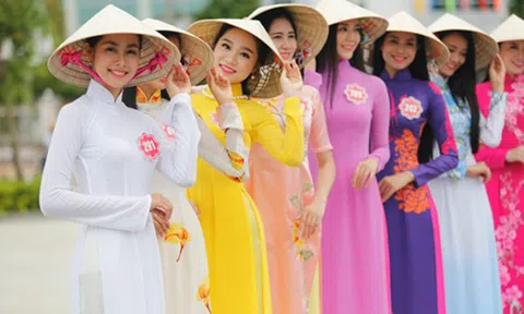 Áo dài là của người Việt Nam, một sự đẹp đẽ đầy chất dân tộc