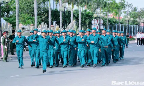 Trúng tuyển công chức được thôi nghĩa vụ dân quân tự vệ trước hạn