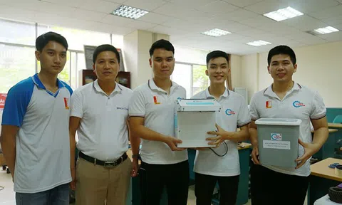 Nhóm sinh viên sáng chế máy rửa tay tự động chống dịch COVID-1