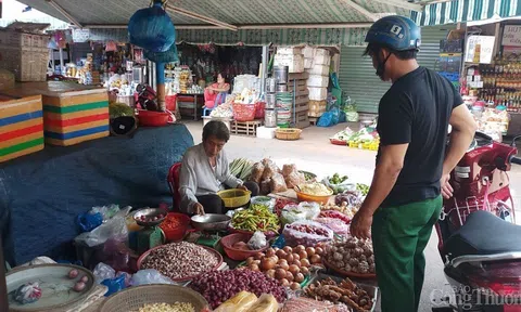 Giá thực phẩm hôm nay 20/10: Giá rau củ bật tăng 2.000 đồng/kg