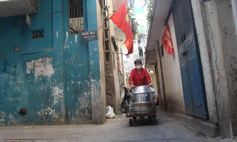 Kỳ lạ món ăn độn nhà nghèo thời bao cấp, thành đặc sản “xếp hàng” ở Hà Nội