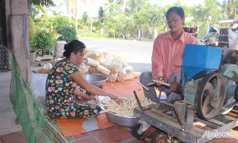 Tiền Giang: Bánh ống - Món quà ăn vặt của tuổi thơ