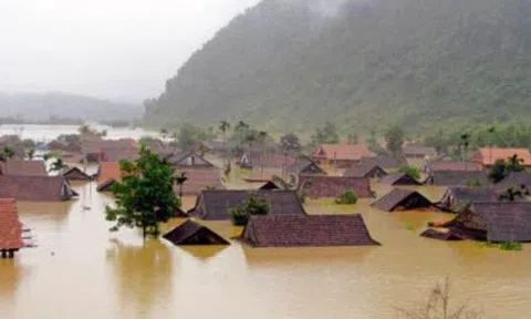 Ứng phó với lũ lụt tại miền Trung: Kêu gọi sự hỗ trợ từ cộng đồng Quốc tế