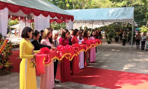 Trưng bày sinh vật cảnh Thủ đô chào xuân Kỷ Hợi tại Công viên Bách Thảo, Hà Nội