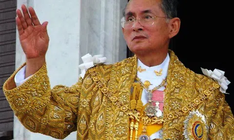 Đức vua tôn kính Bhumibol Adulyadej trong lòng người dân Thái Lan