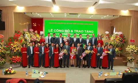 Lễ kỷ niệm 30 năm thành lập Trung tâm NC và PT Hệ thống Nông nghiệp và đón nhận Huân chương lao động Hạng nhì