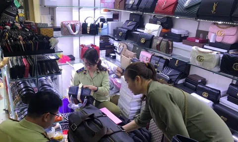 Túi Gucci, Louis Vuitton, Chanel... tại Saigon Square có dấu hiệu giả mạo