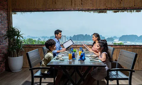 Nhà hàng hải sản Hương Biển: “nét chấm phá” độc đáo của hệ thống FLC Hotels & Resorts