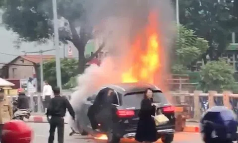 Tạm giữ hình sự nữ tài xế xe Mercedes gây tai nạn liên hoàn