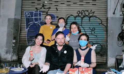 Ca sĩ Kyo York cùng doanh nhân, hoa hậu chung tay đẩy lùi Covid-19