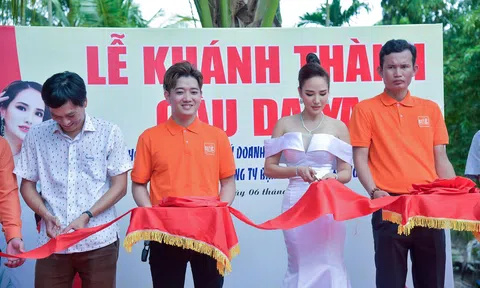 Hoa khôi Bảo Ngọc cùng các mạnh thường quân xây cầu cho dân nghèo tại Sóc Trăng