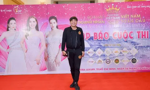 Nhà thiết kế Đức Minh tài trợ áo dài cho cuộc thi Hoa hậu Doanh nhân Việt Nam Toàn cầu 2020