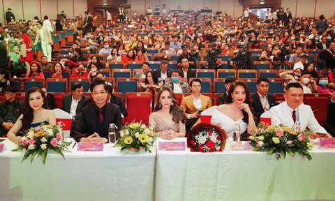 Hoa hậu Thảo Nguyên ngồi ghế nóng chung kết cuộc thi Hoa hậu Doanh nhân Việt Nam Toàn cầu 2020