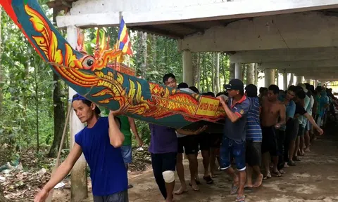 Trà Vinh: Đồng bào Khmer rộn ràng đón lễ hội Ok Om Bok truyền thống
