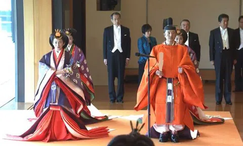 Nhật hoàng Naruhito đăng quang
