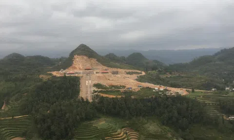 Hà Giang tạm đình chỉ thi công dự án khu du lịch tâm linh Lũng Cú
