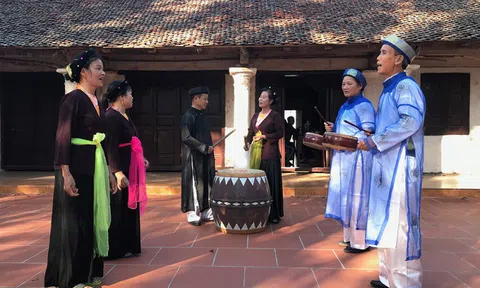 Phú Thọ: Độc đáo hát Trống quân làng Hữu Bổ