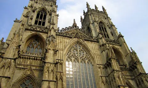 Vẻ đẹp khó cưỡng của nhà thờ York Minster